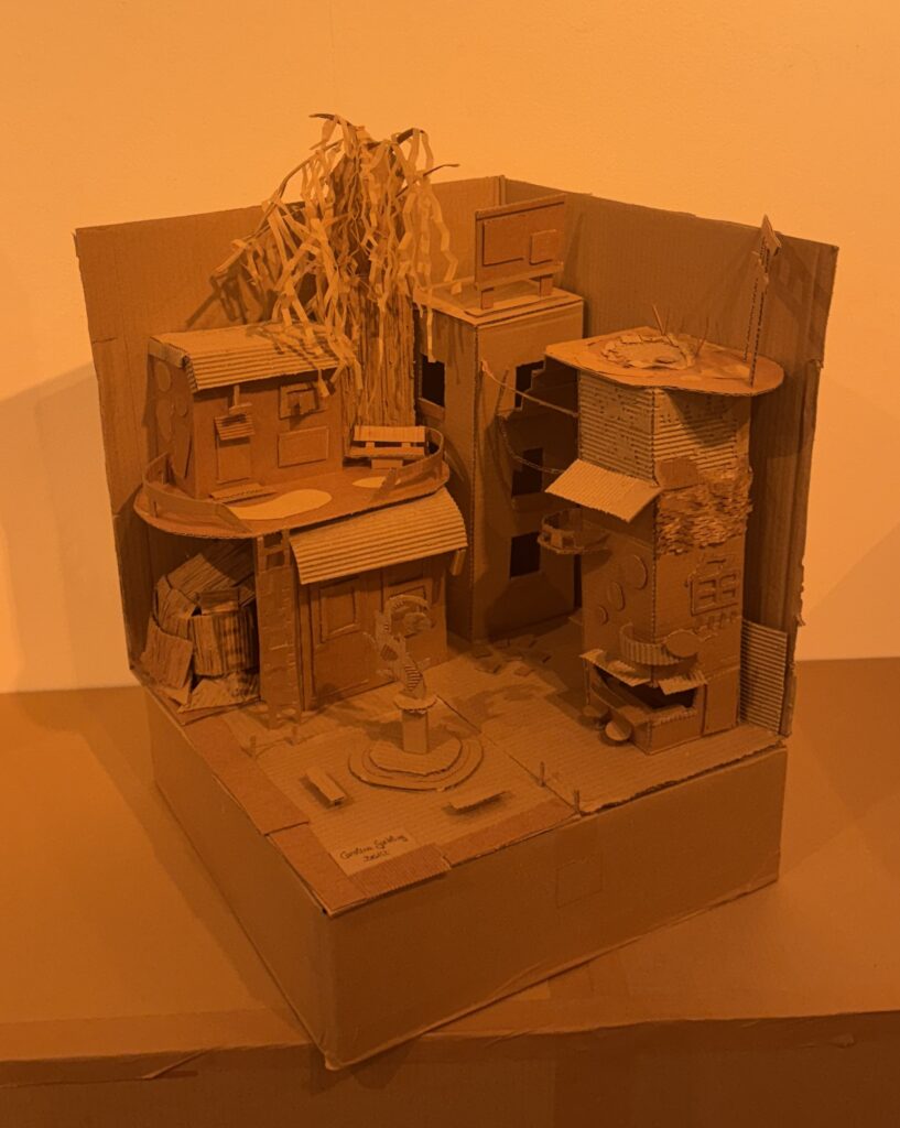Carolina Goettling Ausstellungsbeitrag gebauter Raum aus Karton Q12 e A